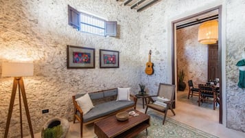 Family House, 2 Bedrooms, Private Pool | Living area