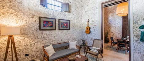 Family House, 2 Bedrooms, Private Pool | Living area