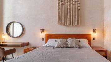 Family House, 2 Bedrooms, Private Pool | Hypo-allergenic bedding, in-room safe, iron/ironing board, free WiFi