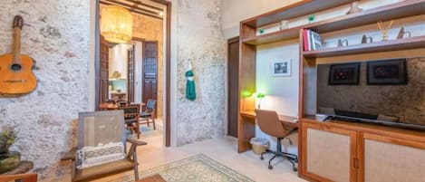 Family House, 2 Bedrooms, Private Pool | Living area