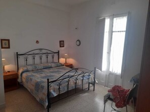 Accès Internet, draps fournis