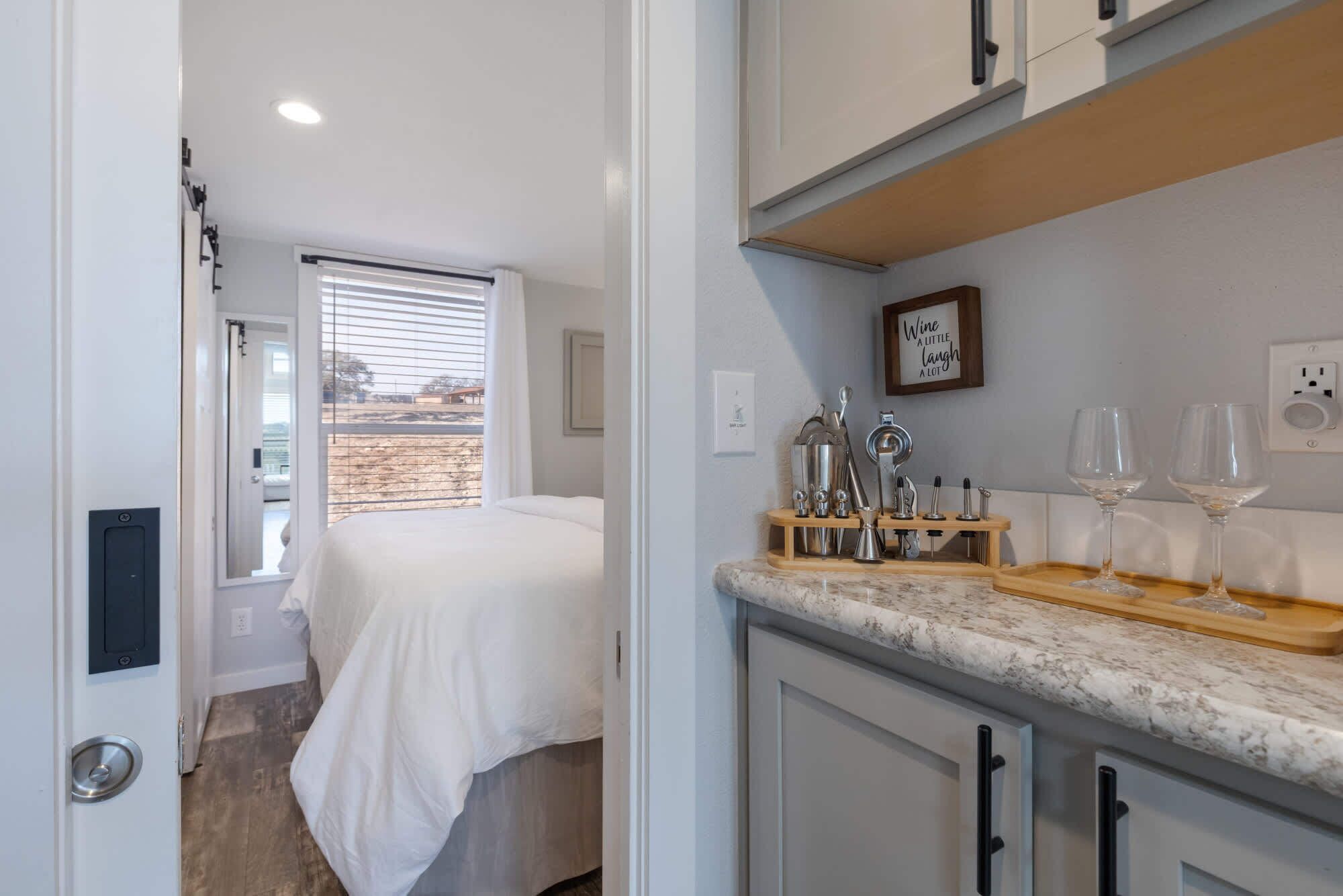 2 多间卧室、WiFi、床单