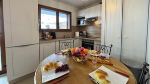 Coffee/tea maker, fridge, microwave, oven - 1st floor, terrace, tv, ski locker, 45m², Vars (Vars)
