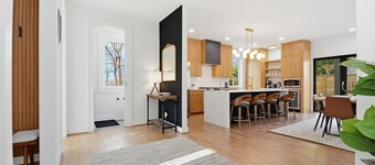 Sleeps 10 • Beautiful New Modern Home by Swamp Rabbit Trail