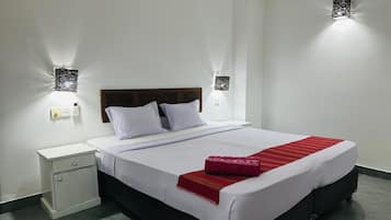 Desk, laptop workspace, free WiFi