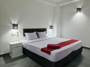 Desk, laptop workspace, free WiFi