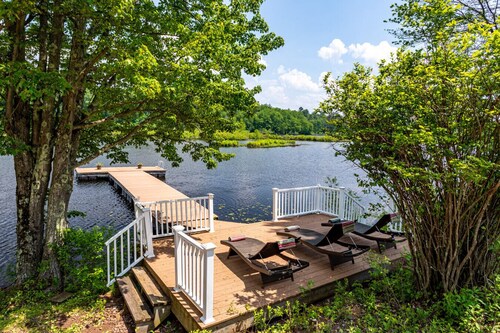 NEW:Modern Waterfront Home w/ dock nr Bethel Woods