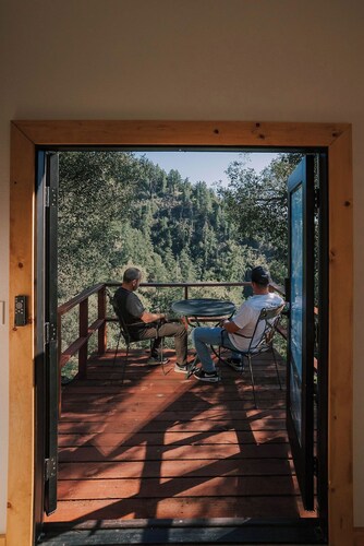 Off-Grid Tiny Home: Pacific Views & Serenity