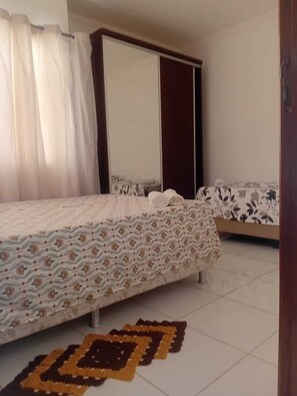 Iron/ironing board, WiFi, bed sheets