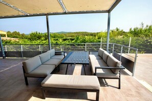 Terrace/patio - Cléa and Maé's villa in the heart of nature (Saint-Théodorit)