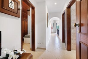 Fer et planche à repasser, Wi-Fi, draps fournis