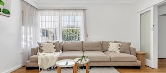 Paradise Living Quiet Stay near Shops and City Links