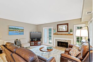 TV - 108 Evian | 3BR Shipyard, Golf Views, Pool, Beach (Hilton Head Island)