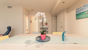 Dining - Modern2-Bedroom Retreat with Tennis Access (Aventura)