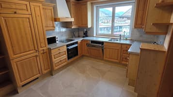 Leilighet – deluxe, 2 soverom, balkong, fjellutsikt | Wi-fi (inkludert)