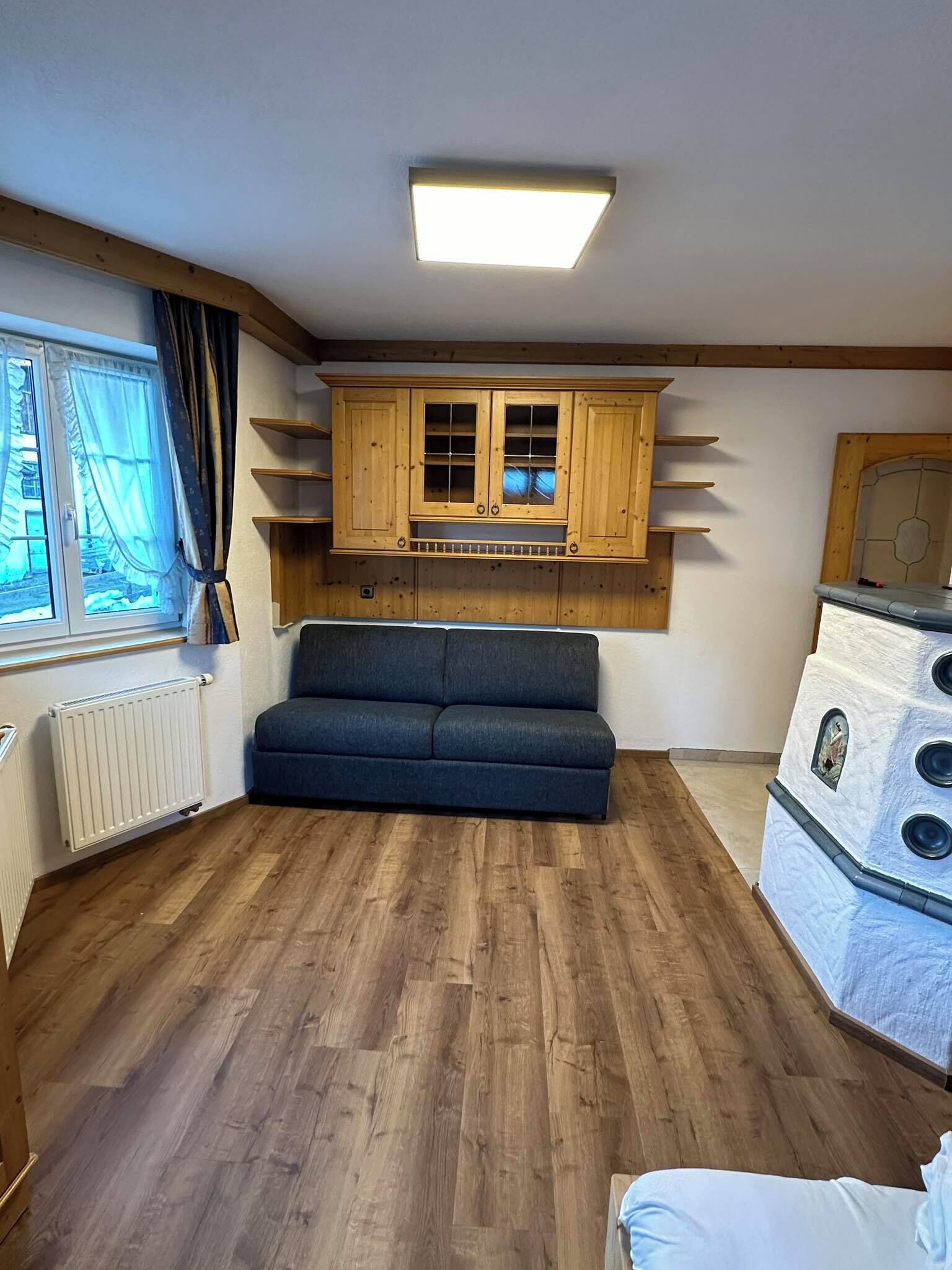 Deluxe-Apartment, 2 Schlafzimmer, Balkon, Bergblick | Wohnbereich