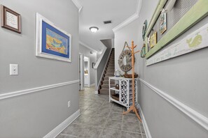 Interior - Across from Beach - Lakefront Golf - Pool Table - Arcades (Miramar Beach)