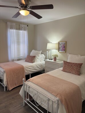 3 bedrooms, iron/ironing board, WiFi, bed sheets
