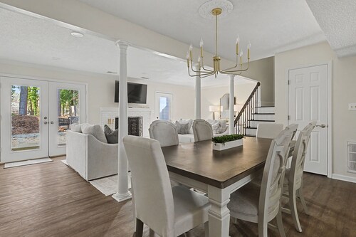 Beautiful Home off Acton, 5 Minutes to Summit, 280