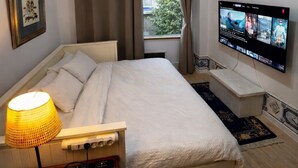 1 dormitorio, escritorio, tabla de planchar con plancha y wifi gratis