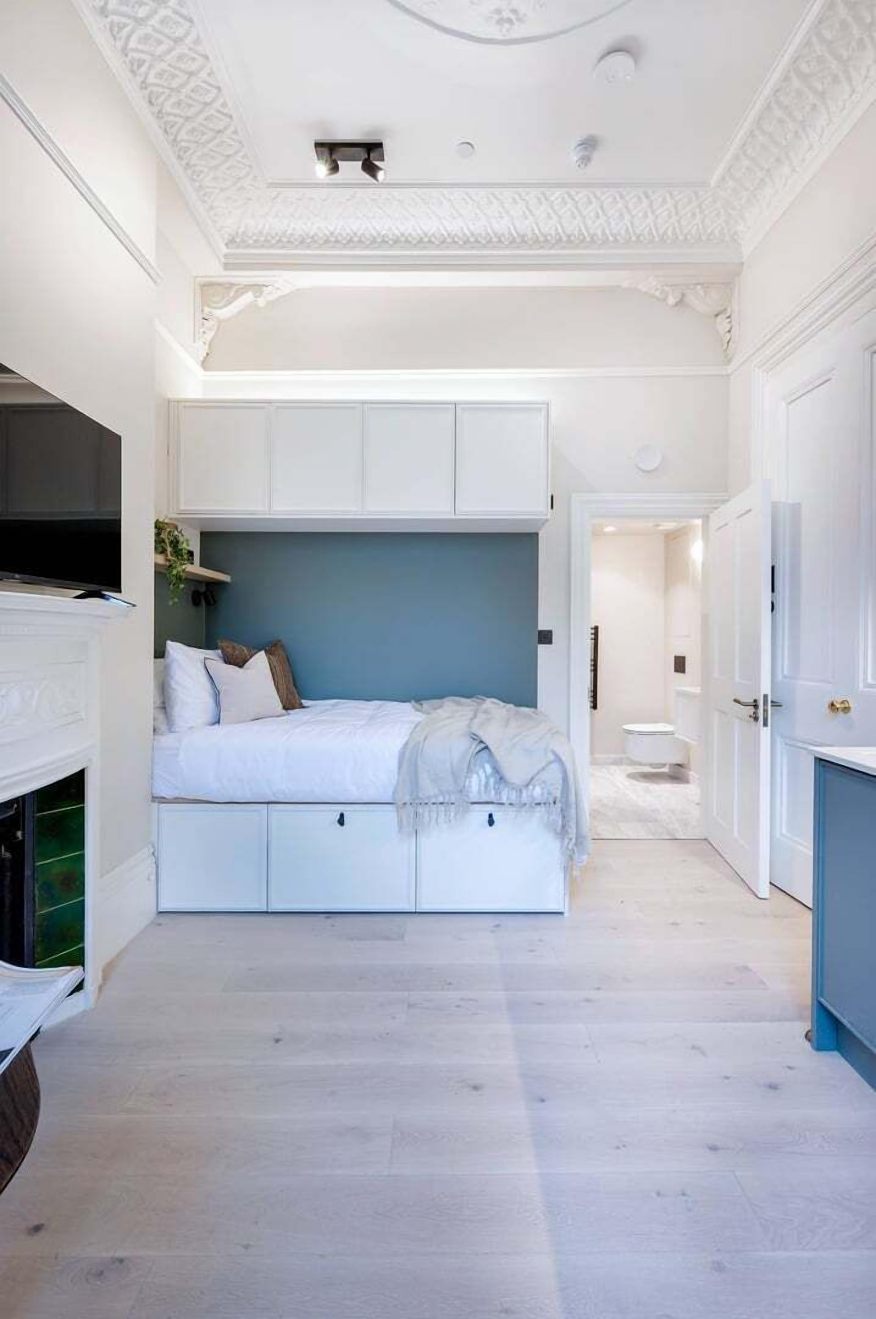 Tabla de planchar con plancha y internet 