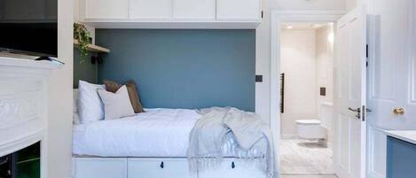 Tabla de planchar con plancha y internet