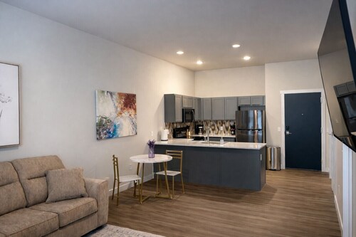 Downtown Eau Claire 1BR on S Barstow