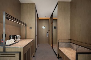 Habitación, 1 cama King size, vista a la ciudad | Wifi gratis 