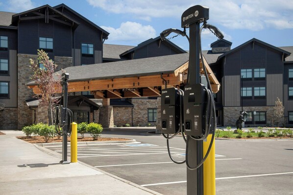 Electric vehicle-charging station - Springhill Suites By Marriott Steamboat Springs (Steamboat Springs)