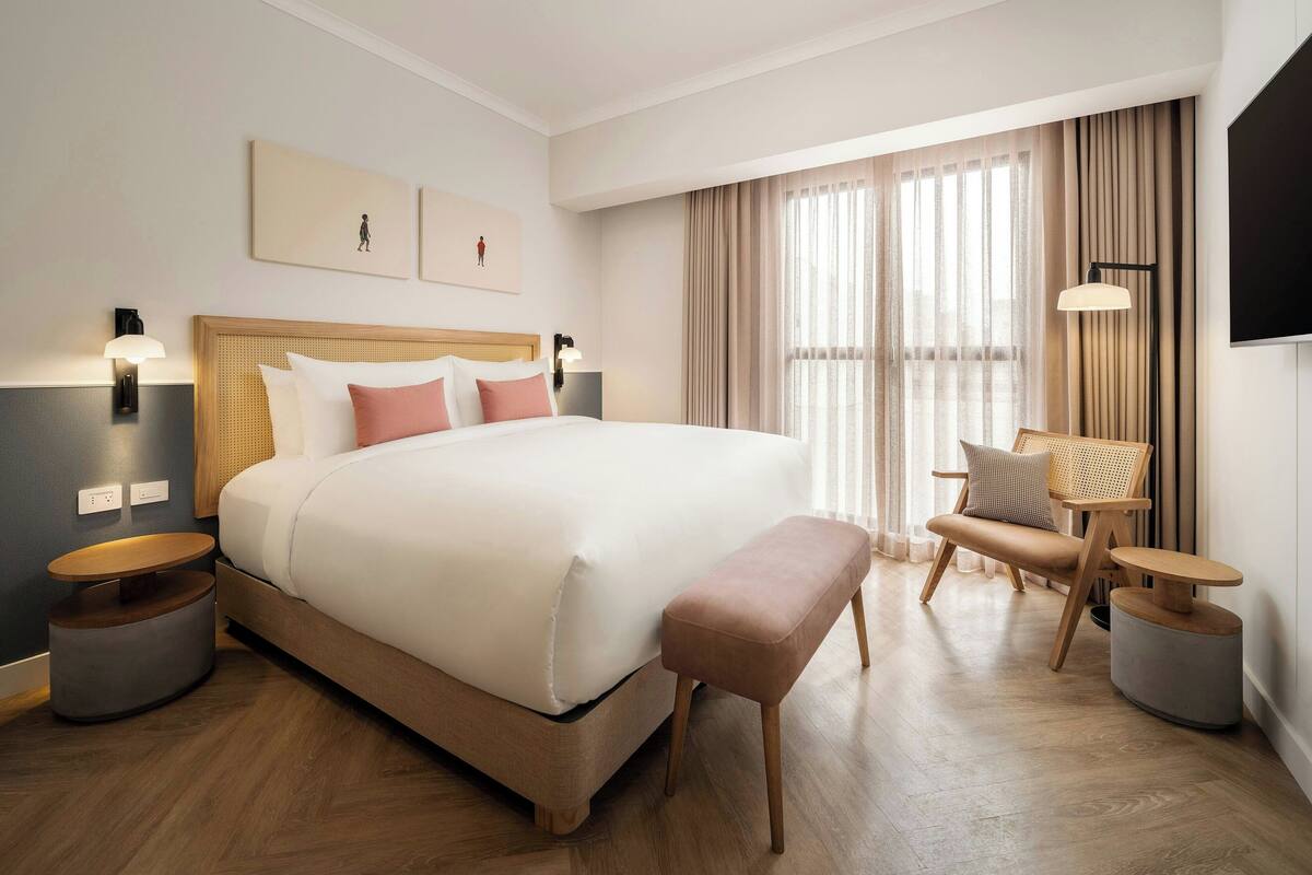 Superior Room, 1 King Bed | Premium bedding, down comforters, minibar, in-room safe