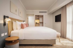 客房, 1 張特大雙人床 | 高級寢具、羽絨被、迷你吧、客房內保險箱