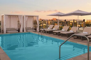 Outdoor pool, free pool cabanas - AC Hotel By Marriott Scottsdale Old Town (Scottsdale)