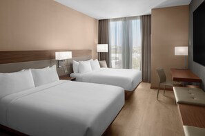 In-room safe, desk, laptop workspace, iron/ironing board - AC Hotel By Marriott Scottsdale Old Town (Scottsdale)
