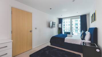 Apartment | Egyptian cotton sheets, premium bedding, memory-foam beds