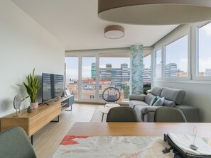 TV - 3BR Ocean Sunset Suite Las Canteras (Las Palmas de Gran Canaria)