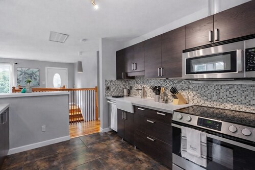 Spacious 5-bedroom Tallahassee Home / Minutes to FSU & FAMU & The Capitol