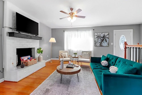 Spacious 5-bedroom Tallahassee Home / Minutes to FSU & FAMU & The Capitol