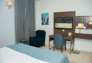 In-room safe, desk, free WiFi - Rownez Resort  (Lagos)