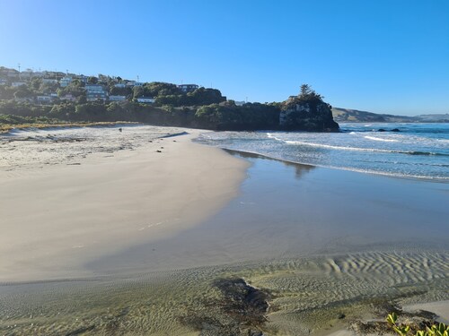 Sleeps 3 - 4 - 200m from beach