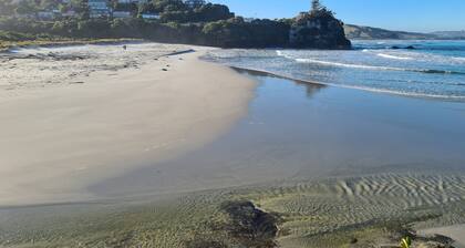 Sleeps 3 - 4 - 200m from beach