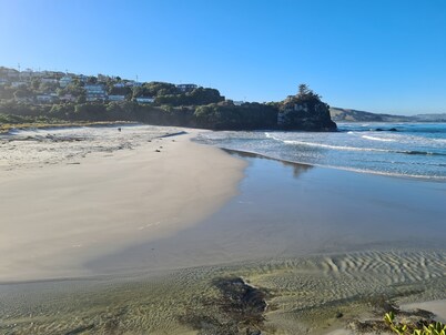 Sleeps 3 - 4 - 200m from beach