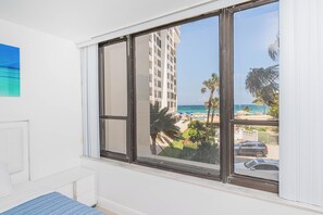 Interior - Oceanfront 2-Bed Condo with Pool & Ocean Views (Hollywood)