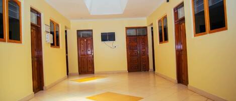 Quarto solteiro conforto, vista para a montanha | Parte interna