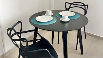 Basic Apartment | Dining