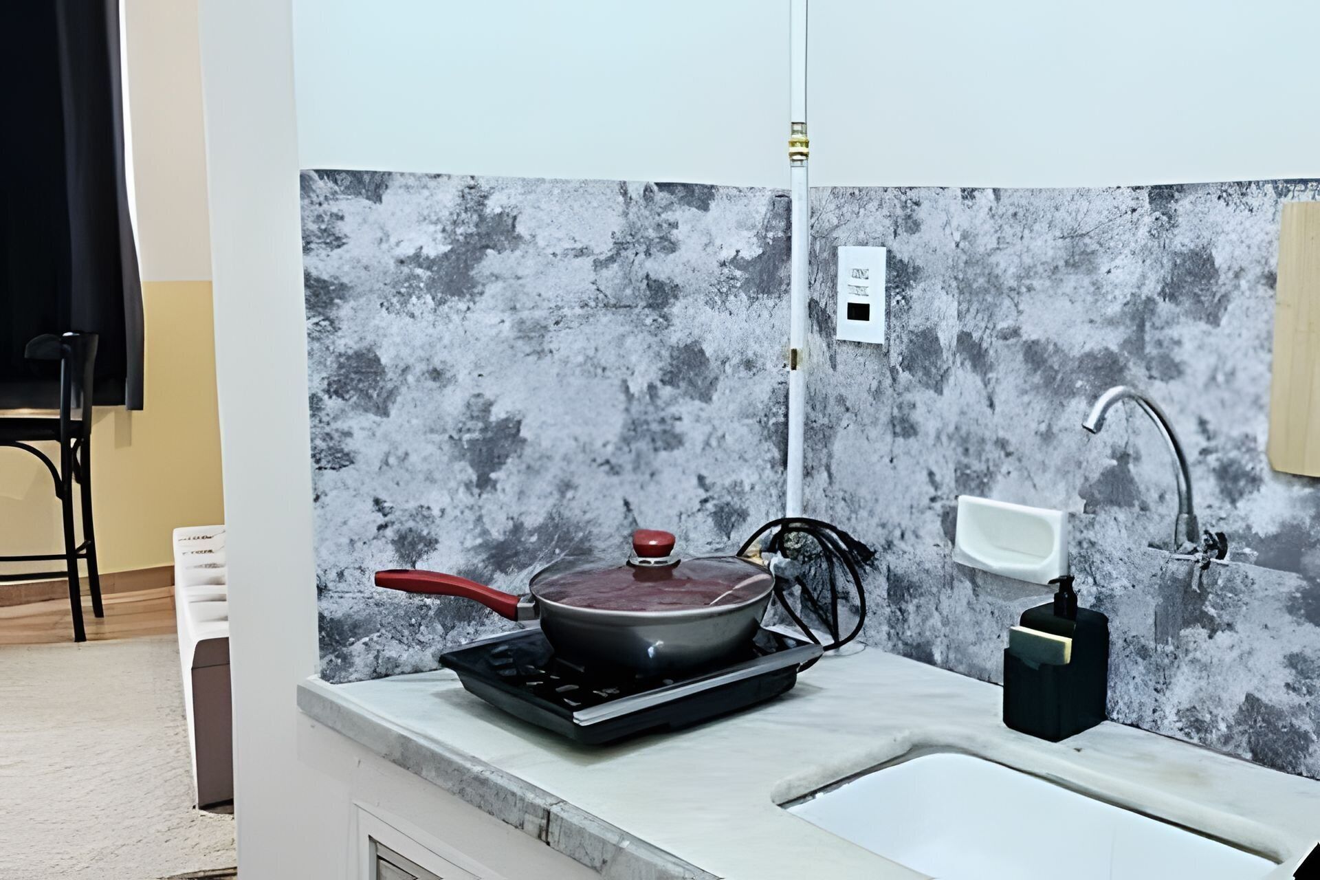 Basic Apartment | Bathroom