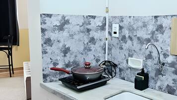 Basic Apartment | Bathroom