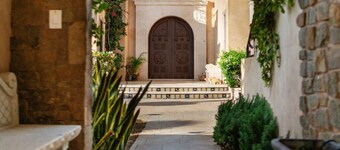 Château Cerritos | Luxe Oceanfront Estate