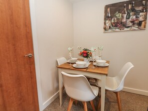 Dining - 5 The Old Coach House (High Peak)