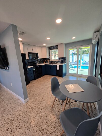 Cozy home with private lanai & patio. Parking for camper and boat!