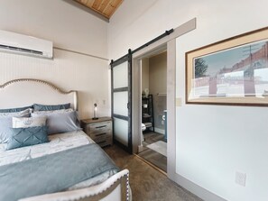 Silitysrauta/-lauta, Wi-Fi, vuodevaatteet